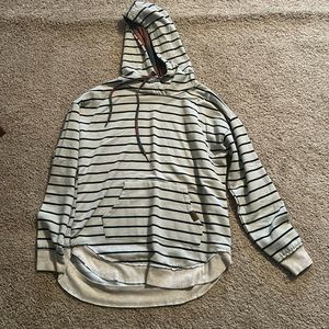 Maurice’s hoodie. Good condition. Size M.